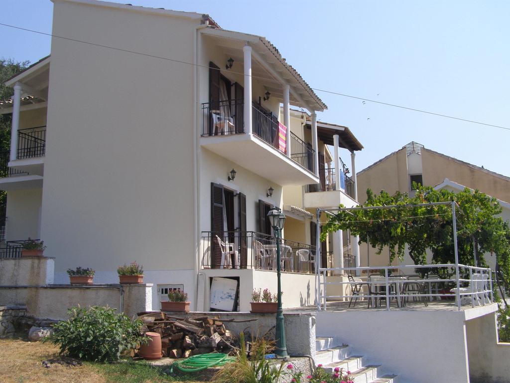 Dimitrakis Apartments Kassiopi Extérieur photo